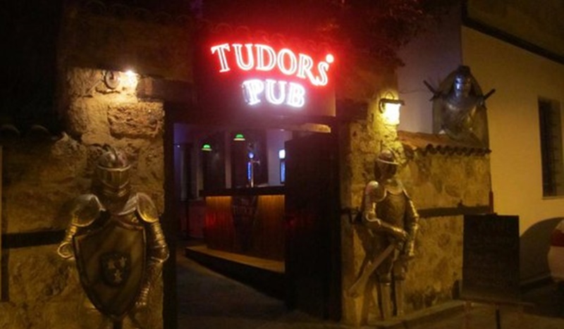 Tudors Pub Bar Antalya